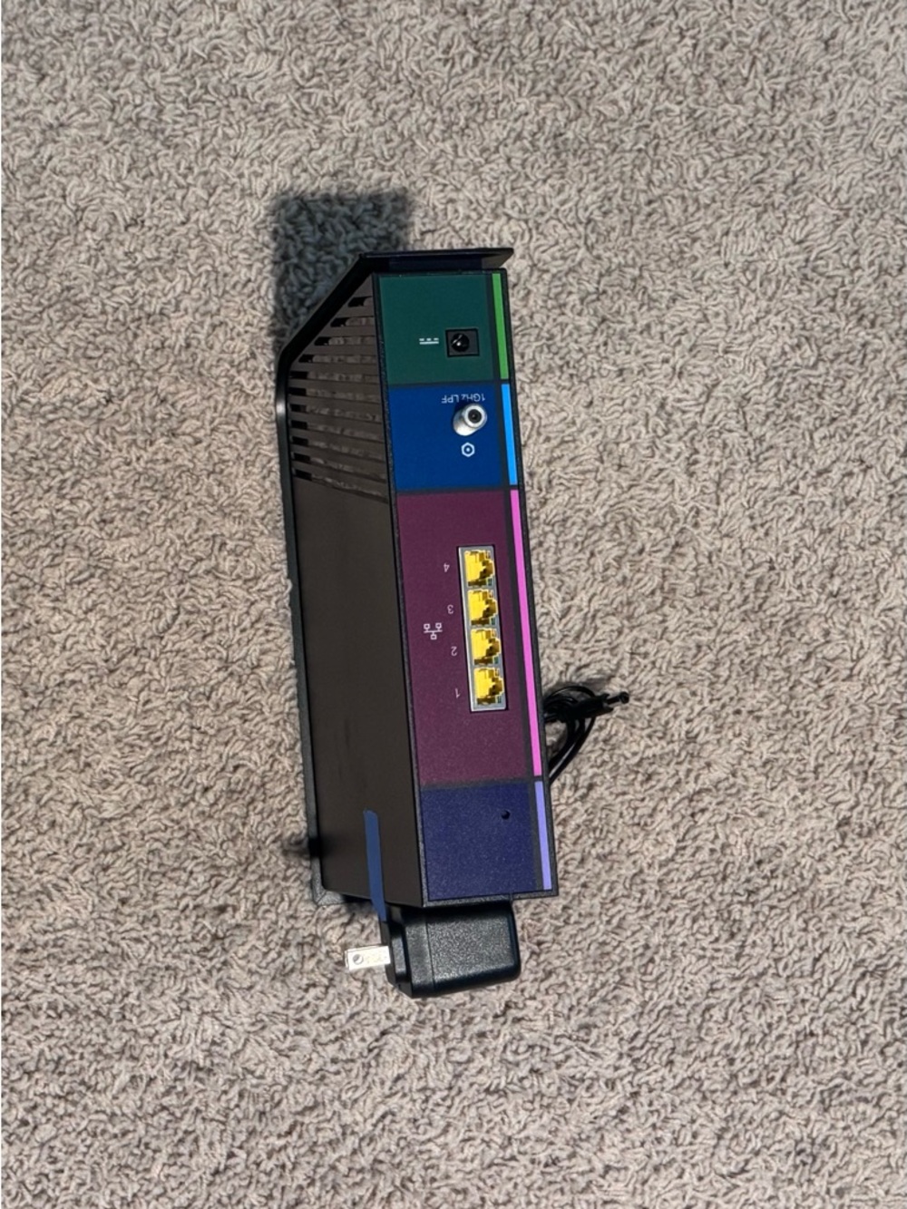 ARRIS SURFboard Modem Router Combo - Black - Picture 4 of 5